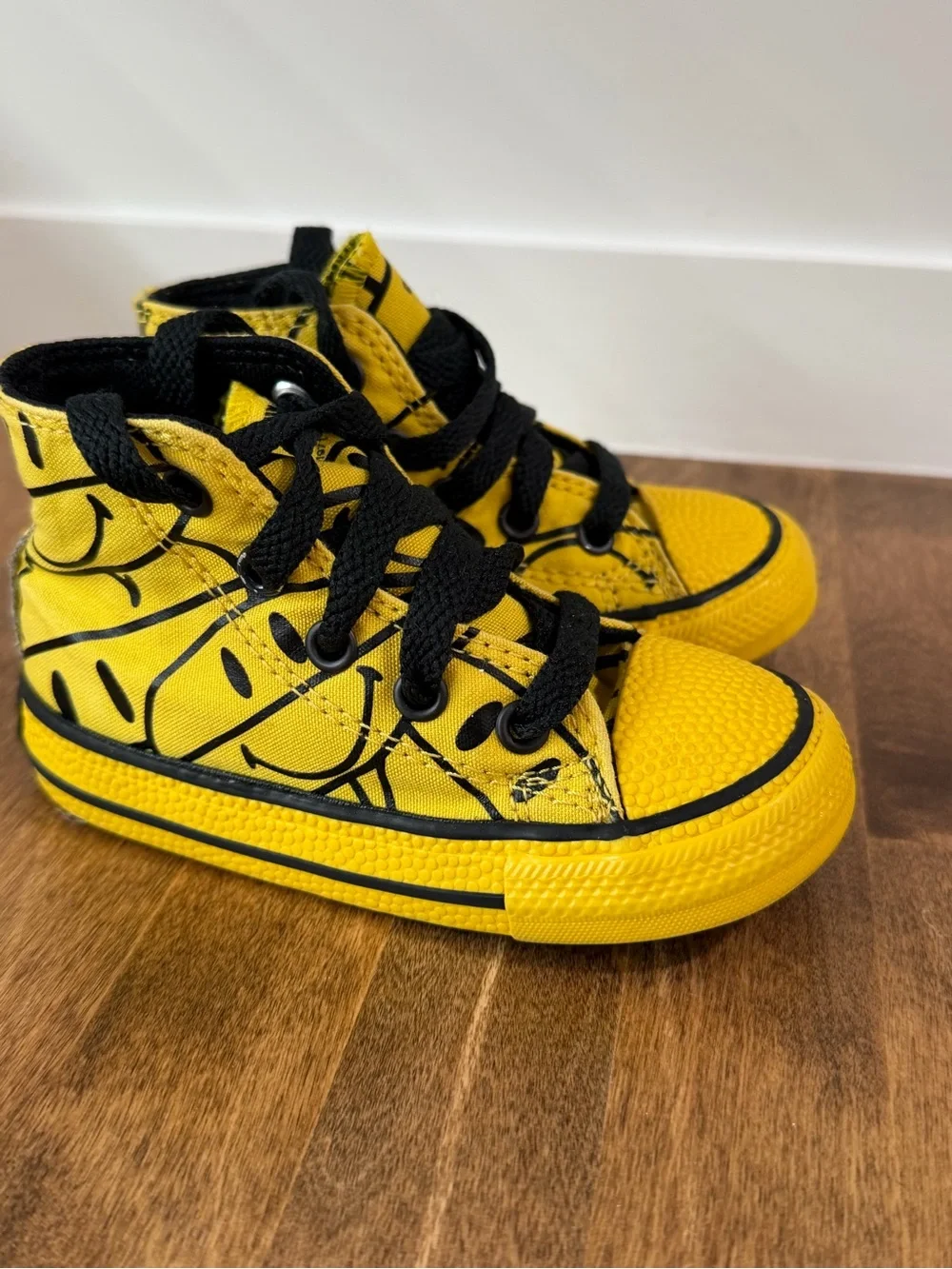 Converse Chinatown MarketSneakers- size 6 toddler- video in listing